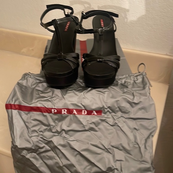 Designer shoes - Picture 2 of 7